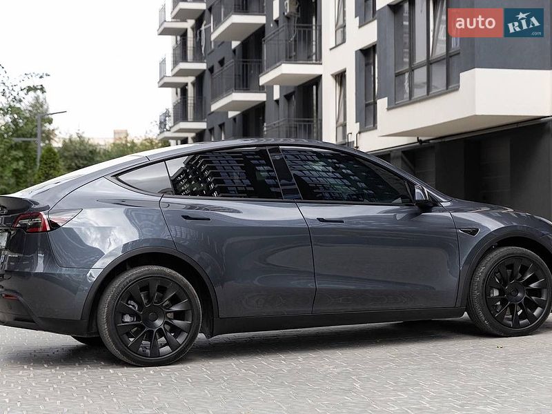 Позашляховик / Кросовер Tesla Model Y 2022 в Львові