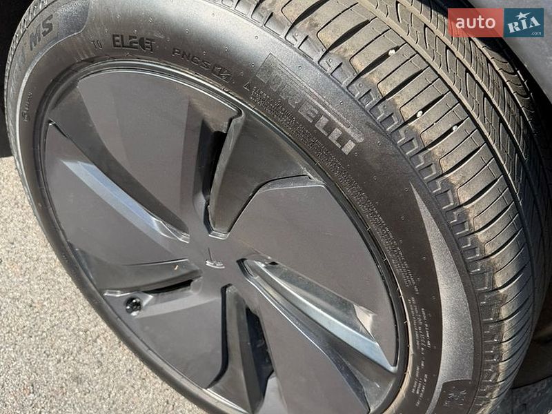 Внедорожник / Кроссовер Tesla Model Y 2025 в Киеве
