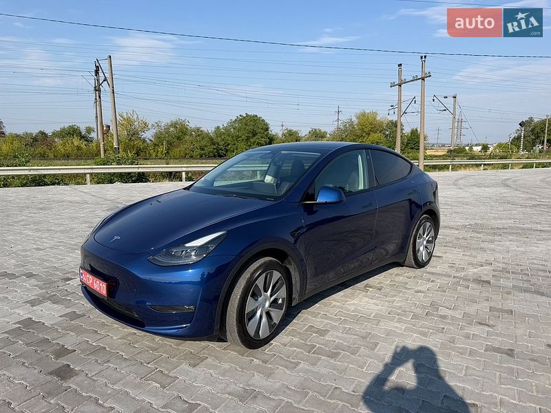 Tesla Model Y 2023