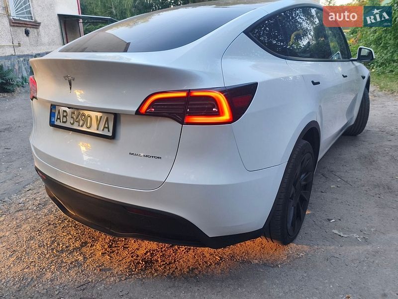 Внедорожник / Кроссовер Tesla Model Y 2024 в Могилев-Подольске