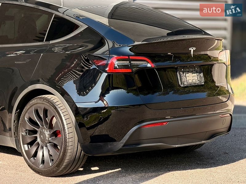 Позашляховик / Кросовер Tesla Model Y 2022 в Харкові