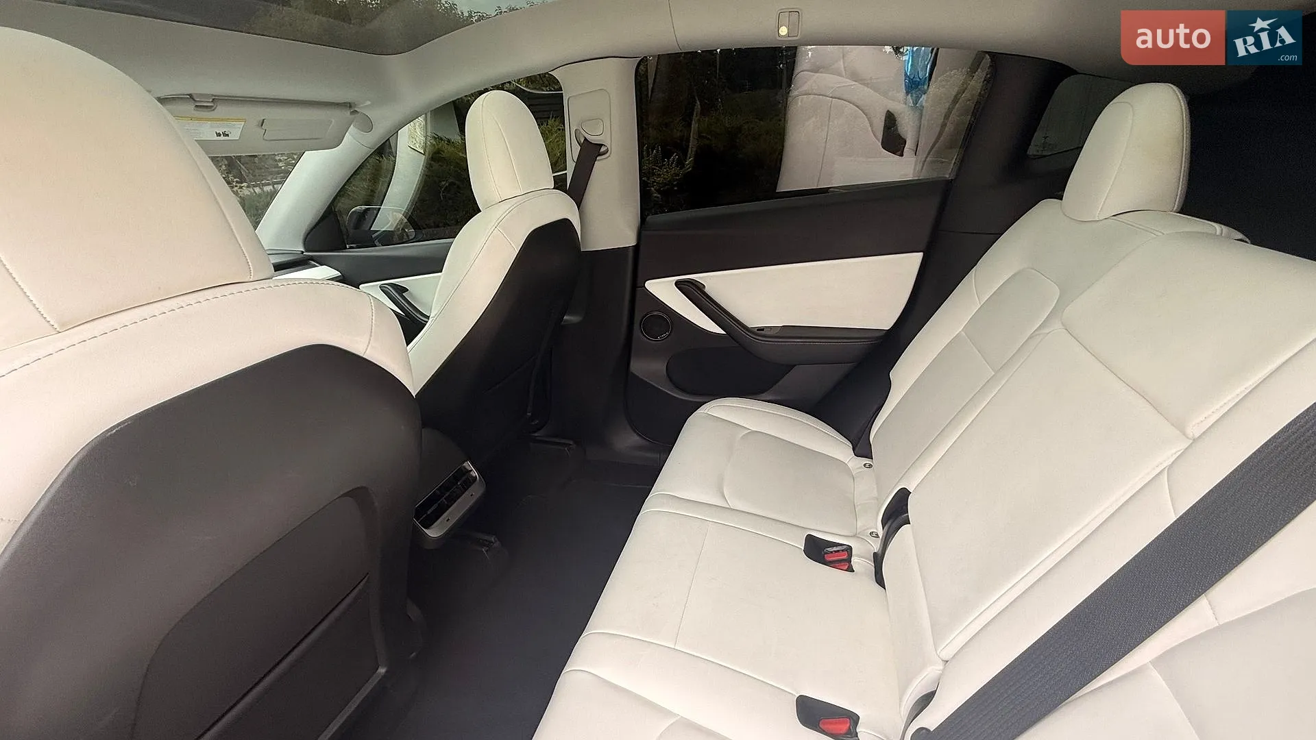 2020 Tesla Model Y - мініатюра 8