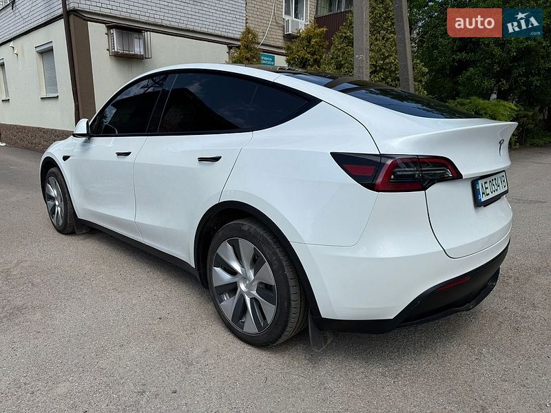 Позашляховик / Кросовер Tesla Model Y 2024 в Дніпрі