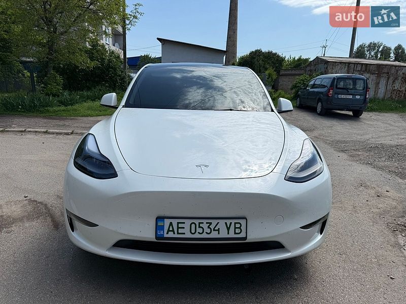 Позашляховик / Кросовер Tesla Model Y 2024 в Дніпрі