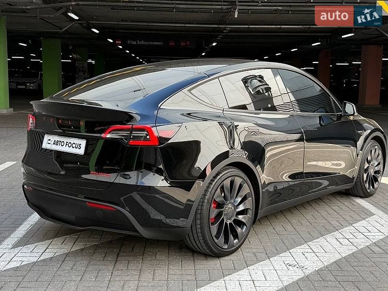 Позашляховик / Кросовер Tesla Model Y 2023 в Києві