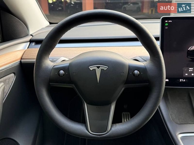 Позашляховик / Кросовер Tesla Model Y 2023 в Києві