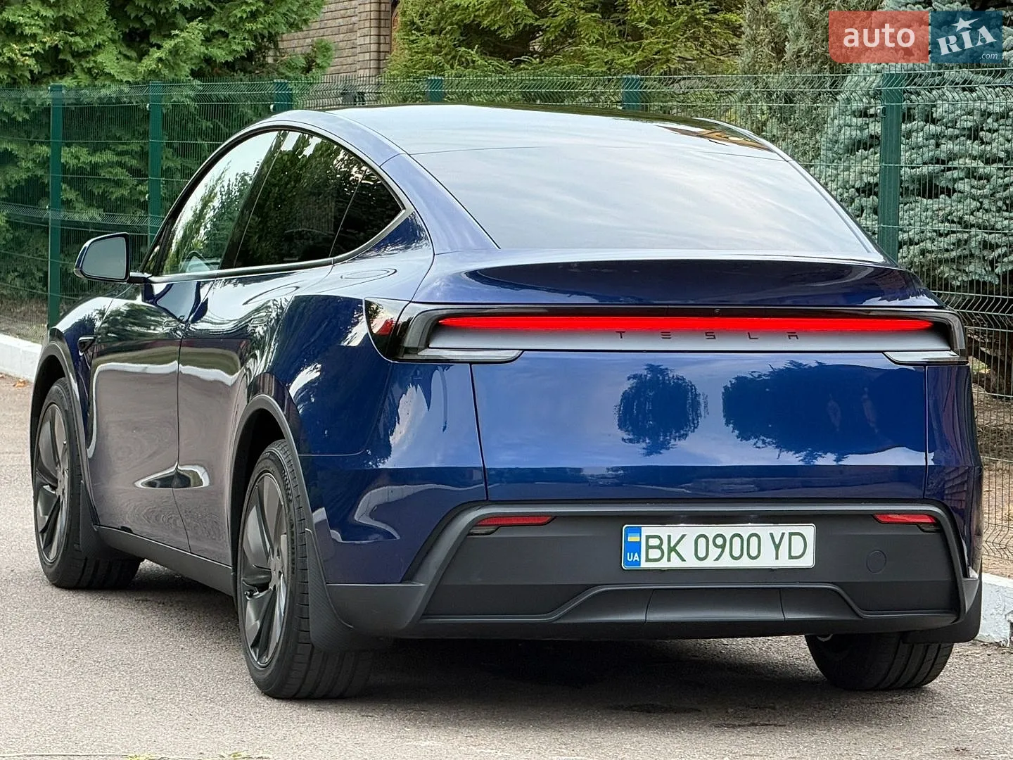 2025 Tesla Model Y - мініатюра 38