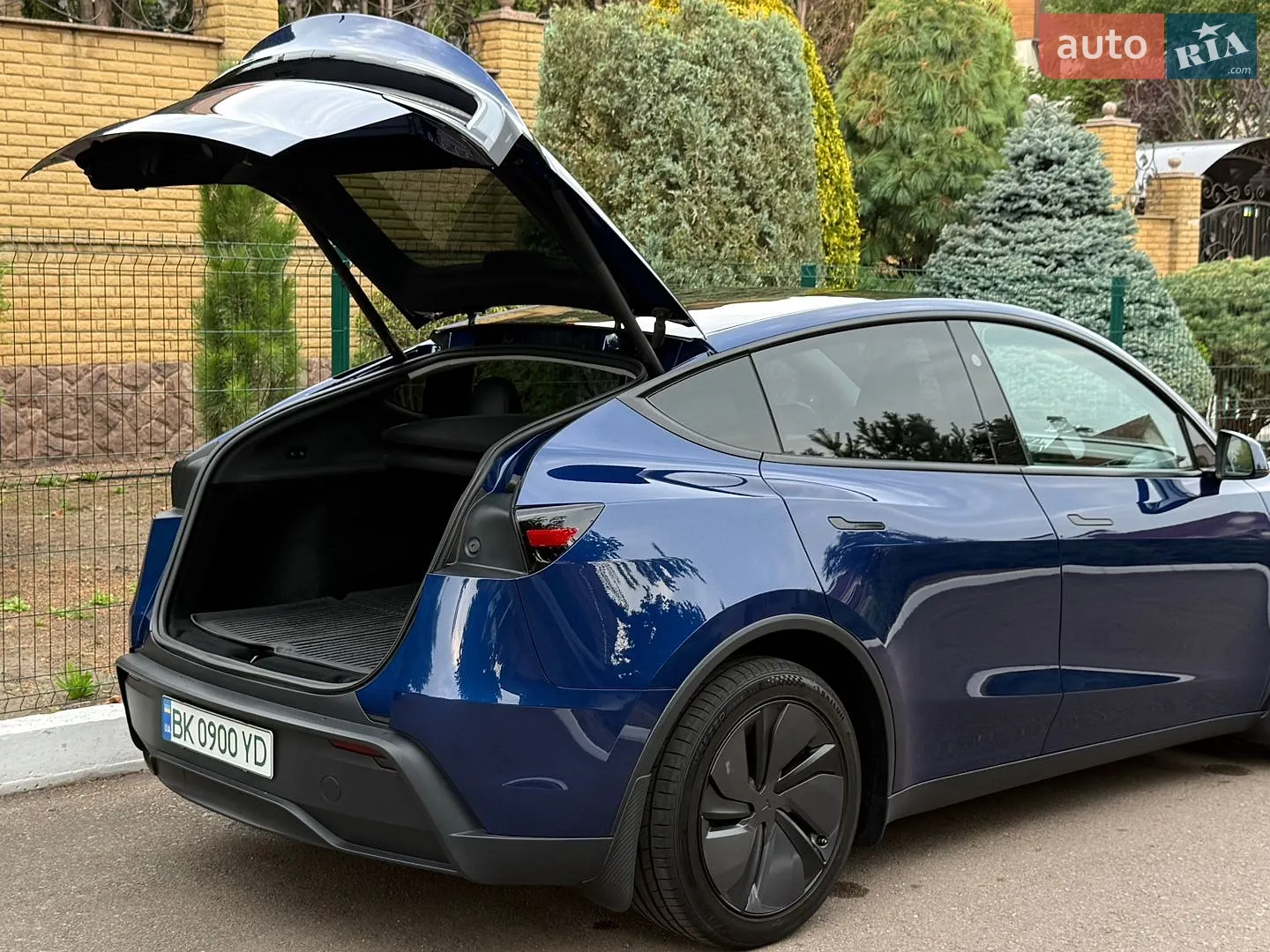 2025 Tesla Model Y - мініатюра 120