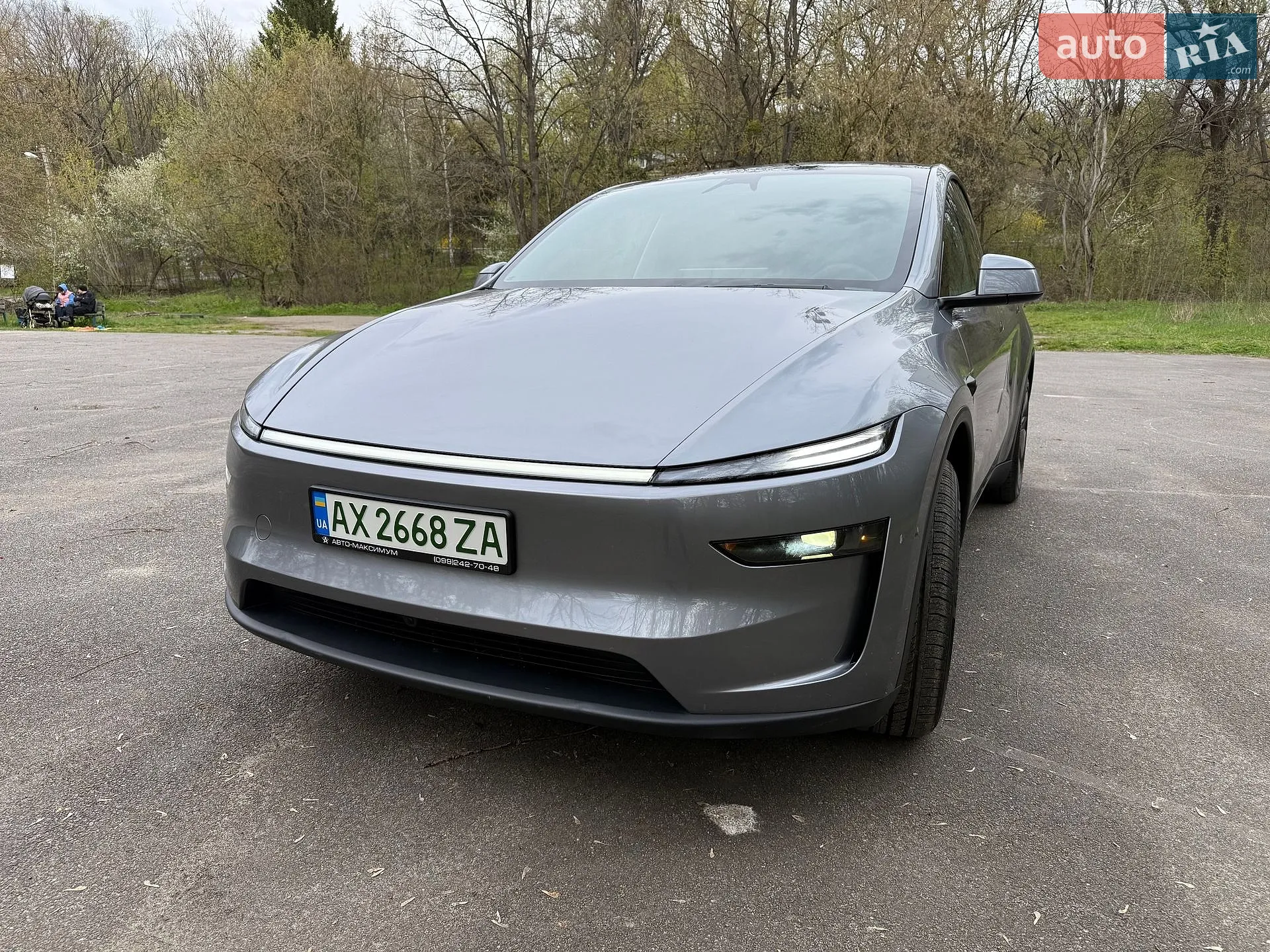 2025 Tesla Model Y - фото 1