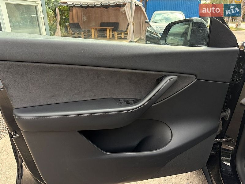 Внедорожник / Кроссовер Tesla Model Y 2022 в Полтаве