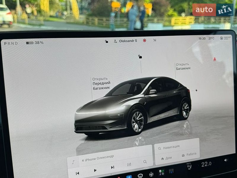 Внедорожник / Кроссовер Tesla Model Y 2025 в Киеве