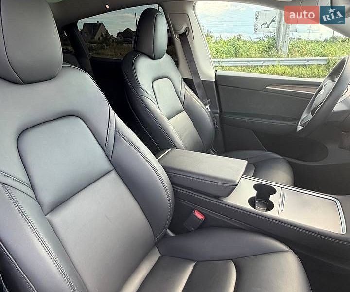Внедорожник / Кроссовер Tesla Model Y 2023 в Киеве