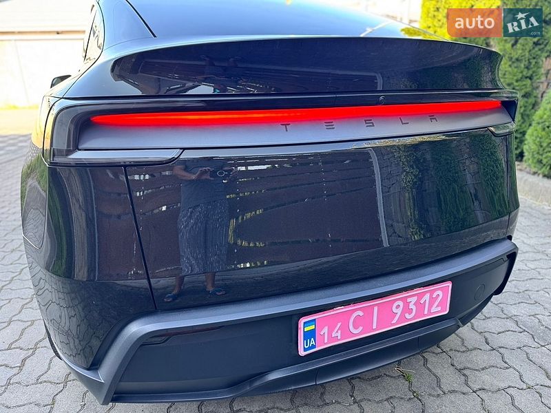 Позашляховик / Кросовер Tesla Model Y 2026 в Стрию
