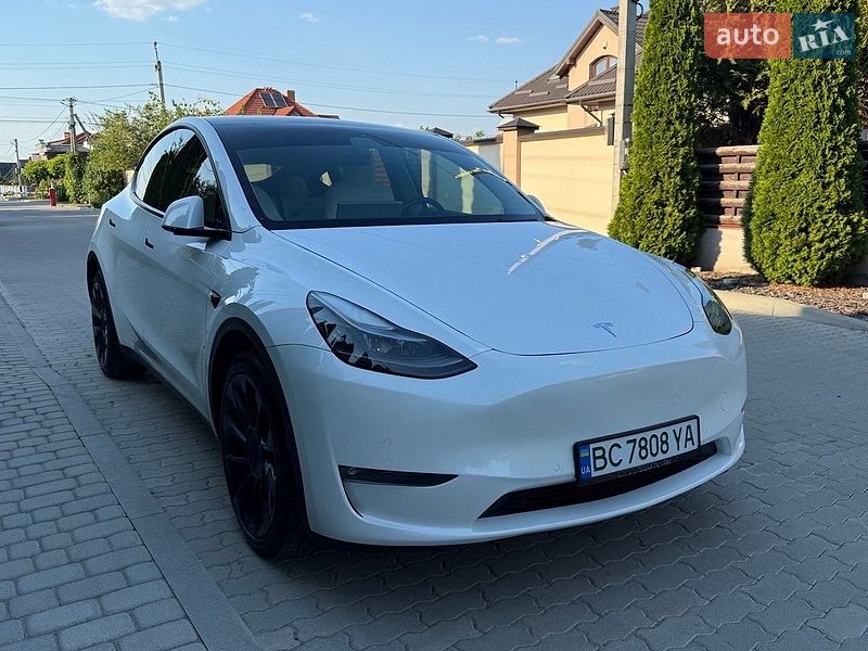 Позашляховик / Кросовер Tesla Model Y 2021 в Львові
