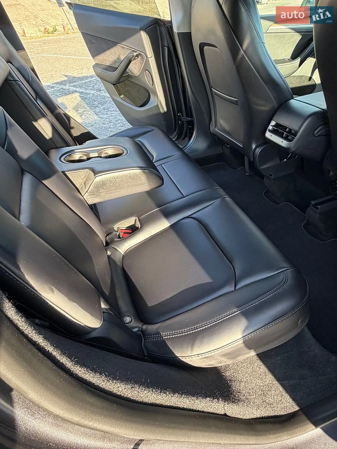2024 Tesla Model Y - мініатюра 18