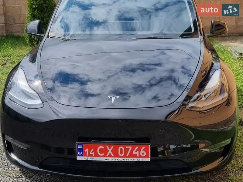 Tesla Model Y 2023