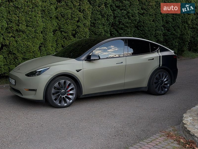 Внедорожник / Кроссовер Tesla Model Y 2021 в Ровно