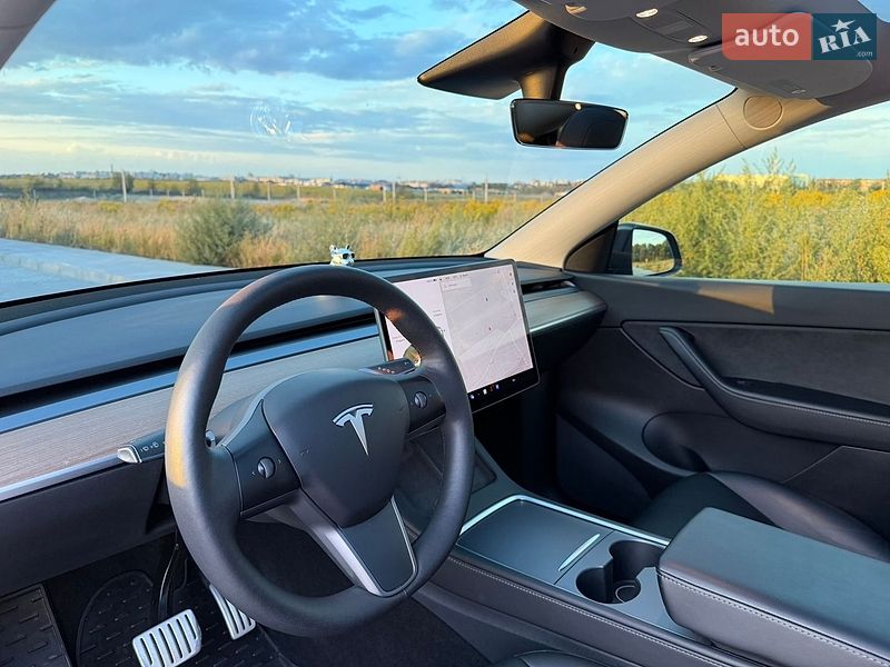 Внедорожник / Кроссовер Tesla Model Y 2021 в Ровно