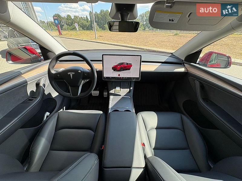 Внедорожник / Кроссовер Tesla Model Y 2024 в Киеве