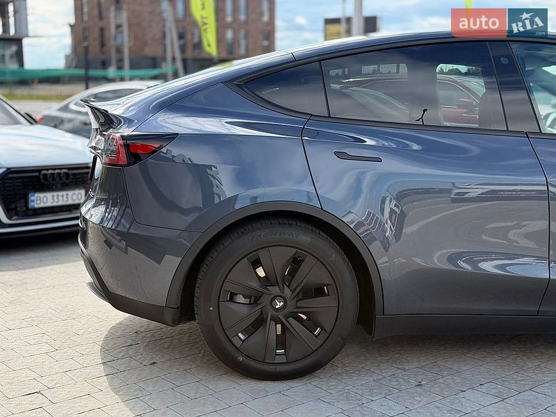 Позашляховик / Кросовер Tesla Model Y 2023 в Львові