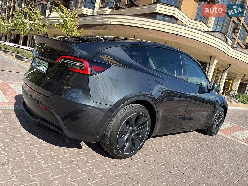 Позашляховик / Кросовер Tesla Model Y 2024 в Києві