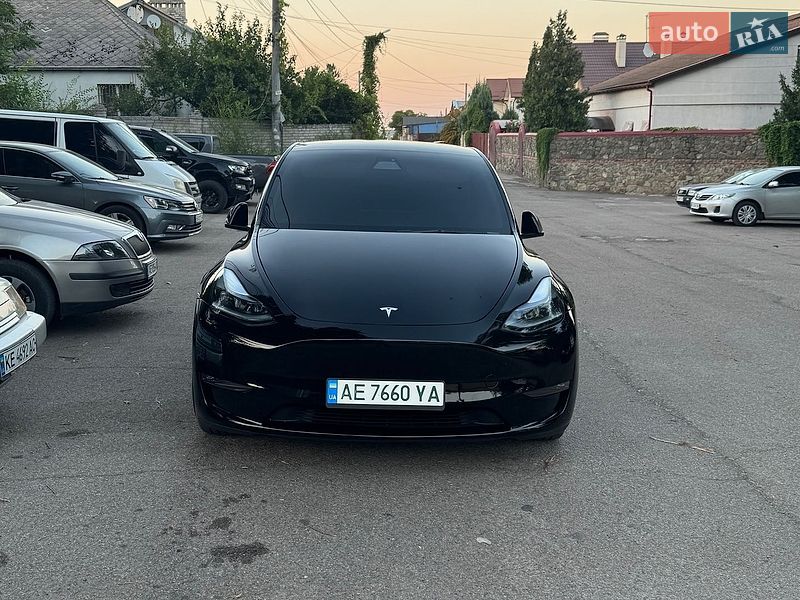Tesla Model Y 2023