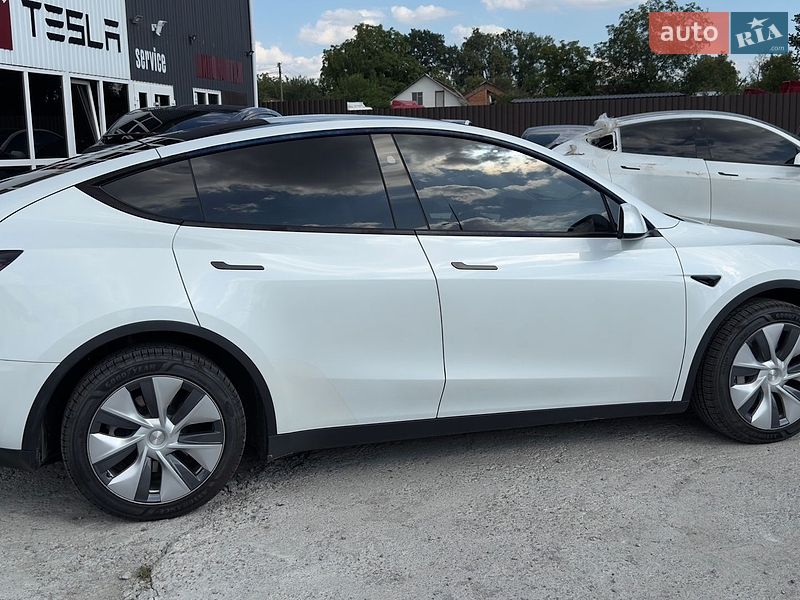 Позашляховик / Кросовер Tesla Model Y 2023 в Вінниці фото 4 Позашляховик / Кросовер Tesla Model Y 2023 в Вінниці