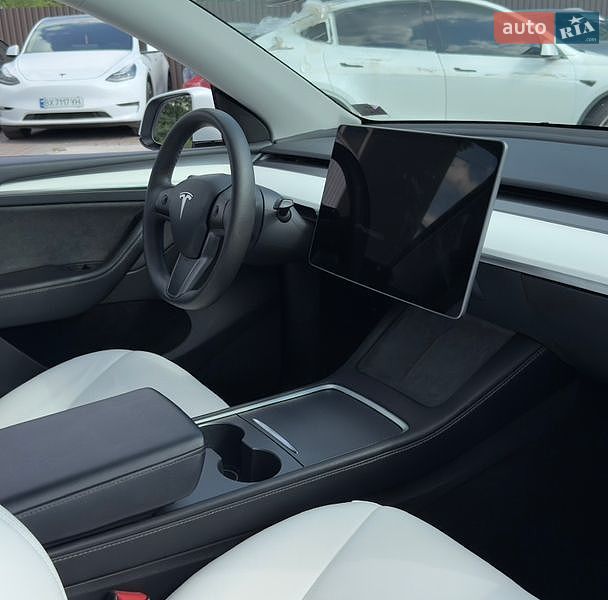 Позашляховик / Кросовер Tesla Model Y 2023 в Вінниці