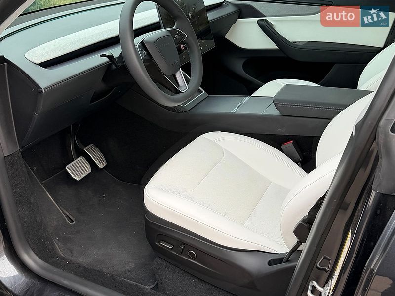 Позашляховик / Кросовер Tesla Model Y 2025 в Бориславі фото 10 Позашляховик / Кросовер Tesla Model Y 2025 в Бориславі