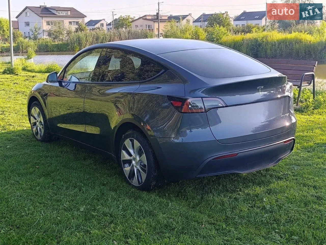 2023 Tesla Model Y - мініатюра 3