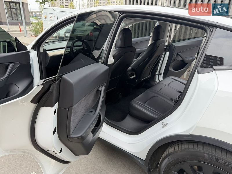 Позашляховик / Кросовер Tesla Model Y 2021 в Києві