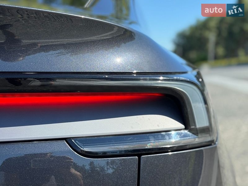 Позашляховик / Кросовер Tesla Model Y 2025 в Дніпрі