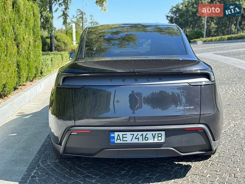 Позашляховик / Кросовер Tesla Model Y 2025 в Дніпрі