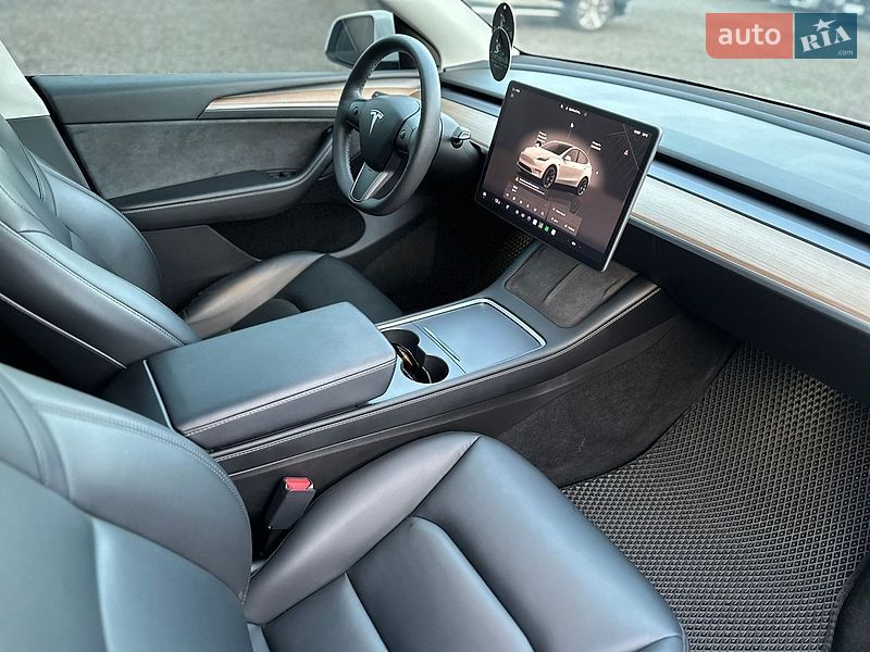 Позашляховик / Кросовер Tesla Model Y 2023 в Луцьку