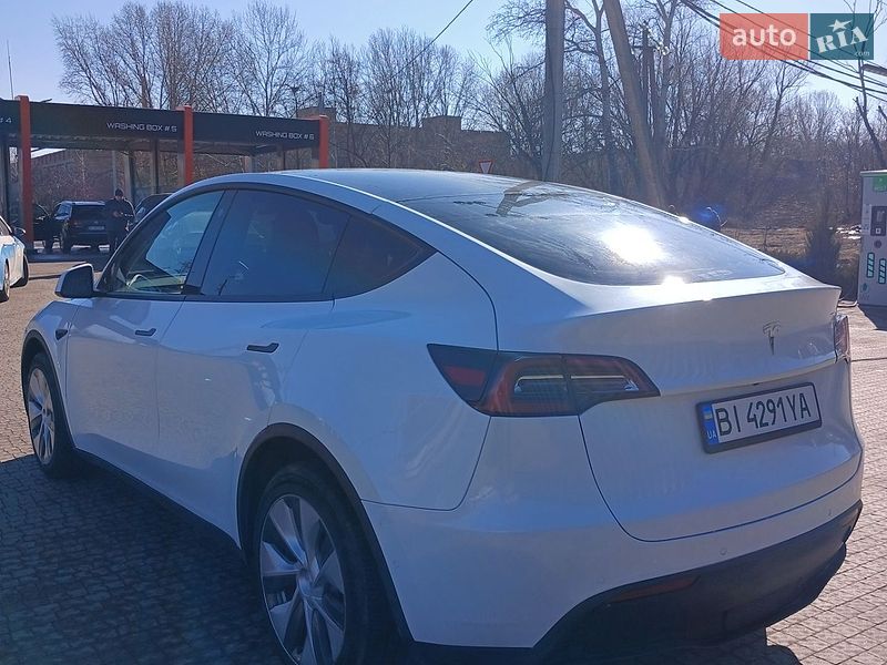Внедорожник / Кроссовер Tesla Model Y 2022 в Полтаве