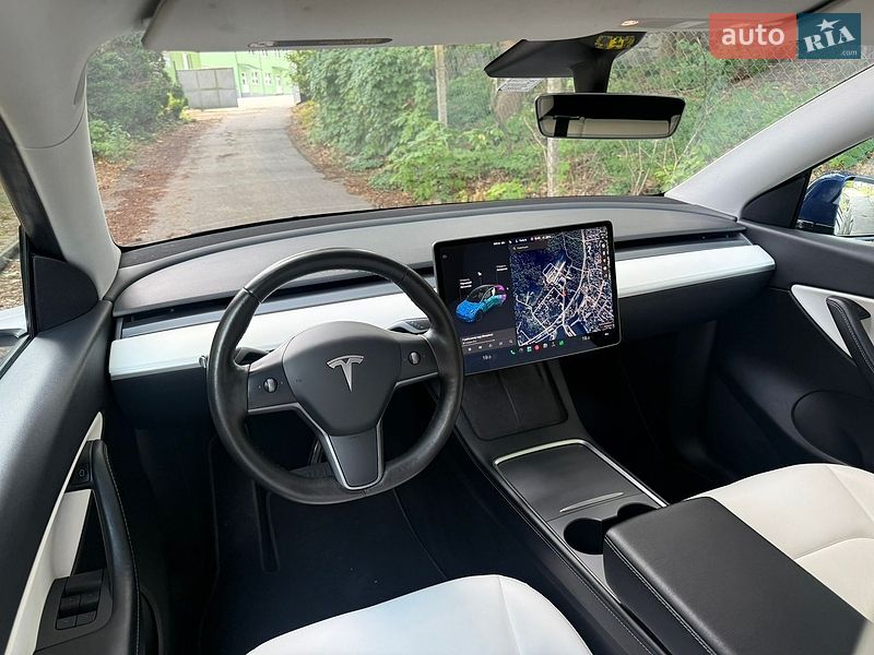 Позашляховик / Кросовер Tesla Model Y 2021 в Львові
