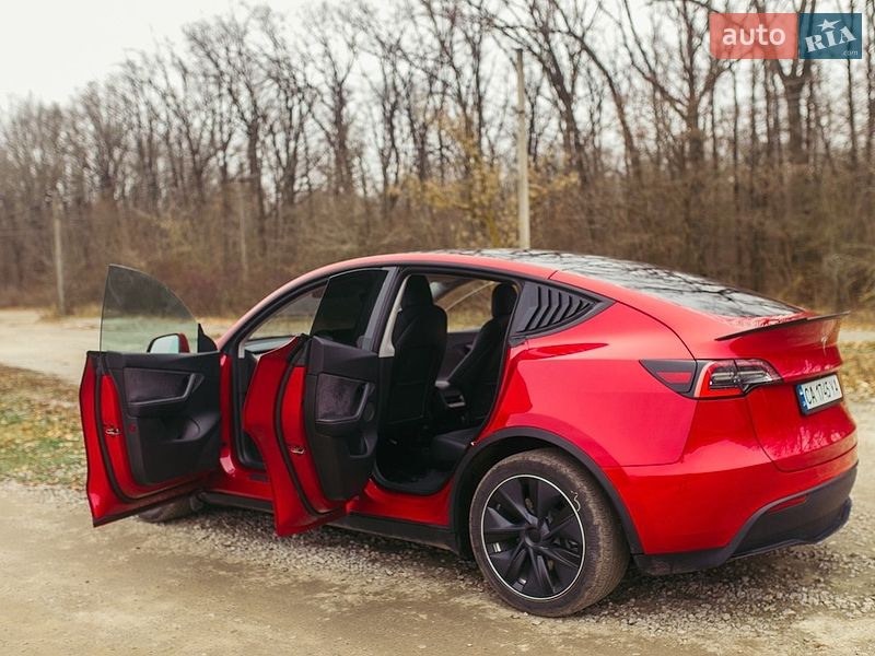 Позашляховик / Кросовер Tesla Model Y 2020 в Умані
