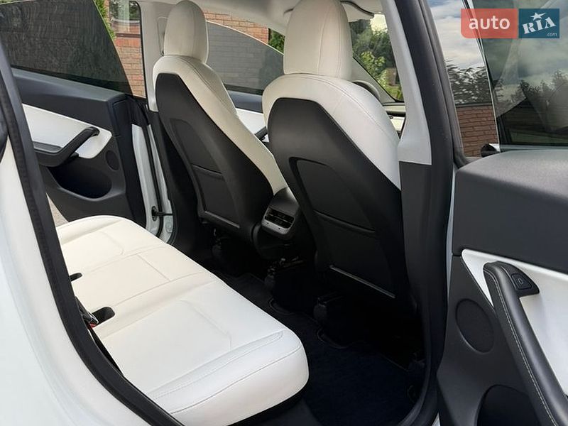 Внедорожник / Кроссовер Tesla Model Y 2022 в Харькове