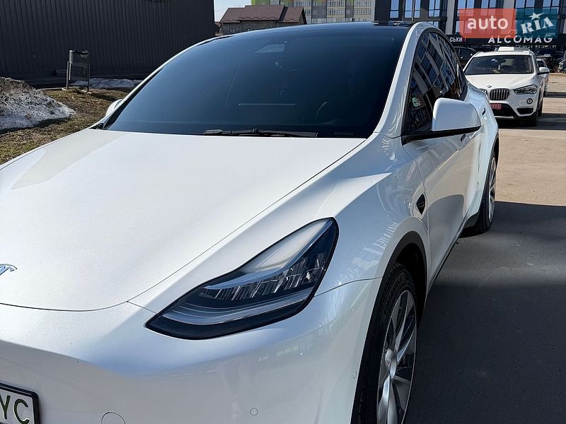 Внедорожник / Кроссовер Tesla Model Y 2021 в Ивано-Франковске