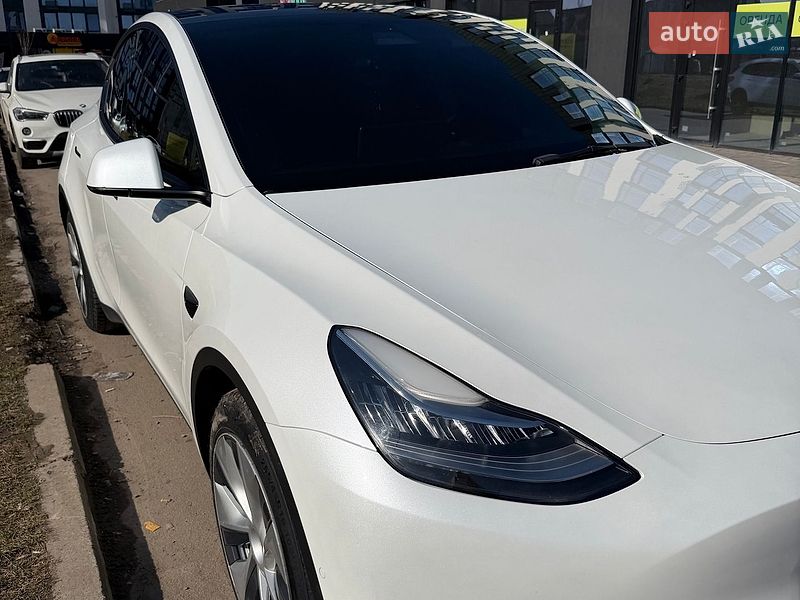 Внедорожник / Кроссовер Tesla Model Y 2021 в Ивано-Франковске