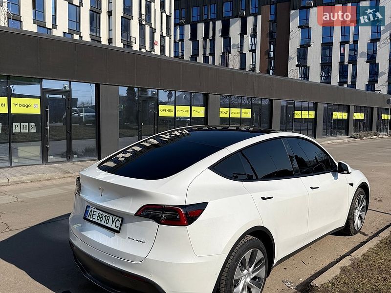 Позашляховик / Кросовер Tesla Model Y 2021 в Івано-Франківську