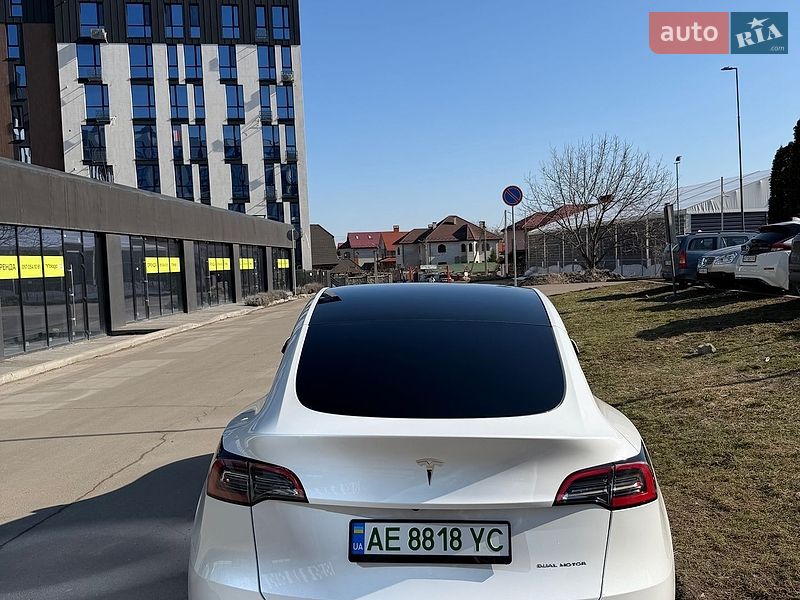 Внедорожник / Кроссовер Tesla Model Y 2021 в Ивано-Франковске