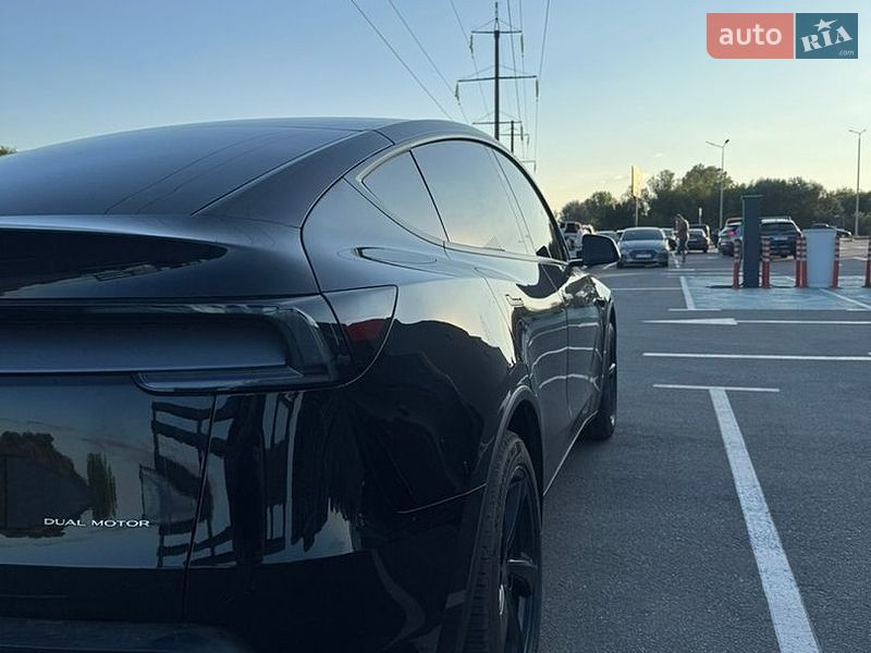 Внедорожник / Кроссовер Tesla Model Y 2025 в Ирпене