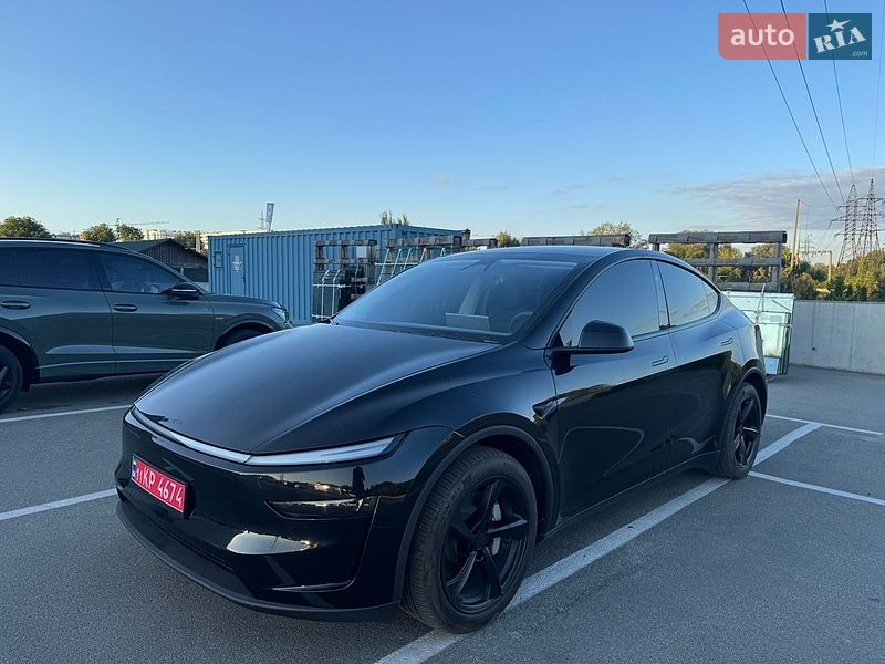 Внедорожник / Кроссовер Tesla Model Y 2025 в Ирпене
