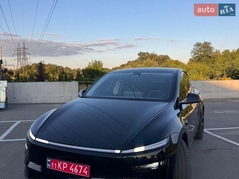 Внедорожник / Кроссовер Tesla Model Y 2025 в Ирпене