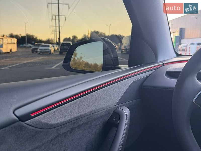 Внедорожник / Кроссовер Tesla Model Y 2025 в Ирпене