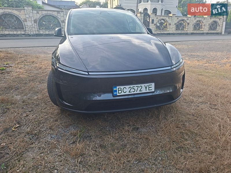 Внедорожник / Кроссовер Tesla Model Y 2025 в Львове