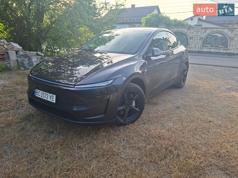 Внедорожник / Кроссовер Tesla Model Y 2025 в Львове