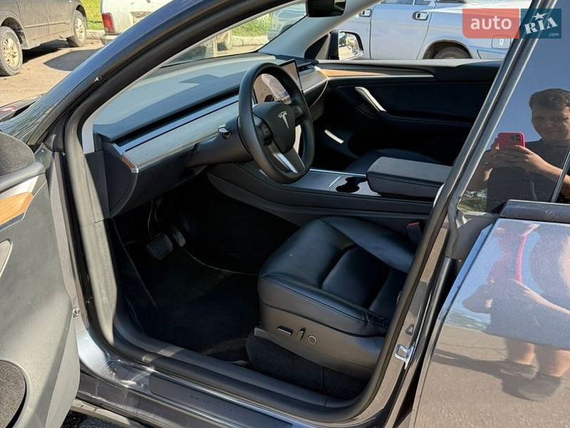 Позашляховик / Кросовер Tesla Model Y 2022 в Харкові