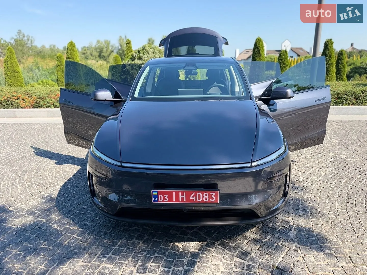 2025 Tesla Model Y - мініатюра 28